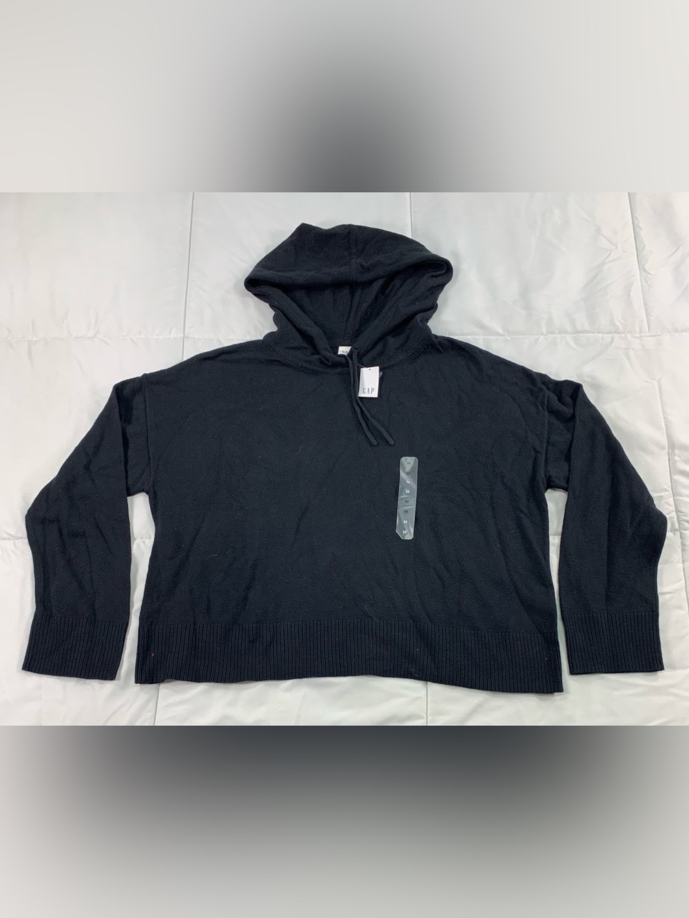 New Gap sweater size M